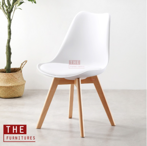 Desain ergonomis kursi tamu dengan bahan solid wood. Tampilan minimalis kursi tamu untuk ruang tamu modern. Bahan polypropylene yang tahan lama pada kursi tamu. Gambar ruang tamu dengan kursi tamu stylish dari Homeliving Furniture Pontianak. Kursi tamu berwarna hitam dengan desain kontemporer.